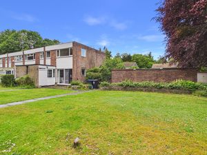 FRONT ASPECT & GARDEN- click for photo gallery